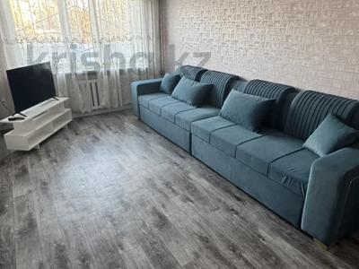 3-комнатная квартира · 70 м² · 2/5 этаж, 16-й микрорайон 6 — Рыскулова,север, восток,кафе хилтон,Школа МВД за 15 000 ₸ в Шымкенте, Аль-Фарабийский р-н