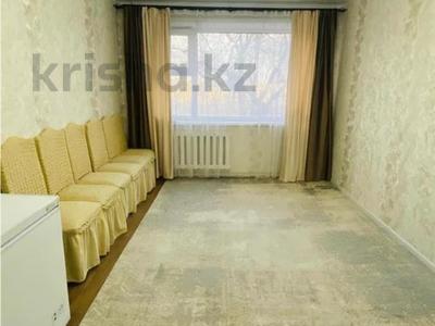 3-комнатная квартира · 67 м² · 2/5 этаж, Майкудук, 14й микрорайон за 13.5 млн ₸ в Караганде, Алихана Бокейханова р-н