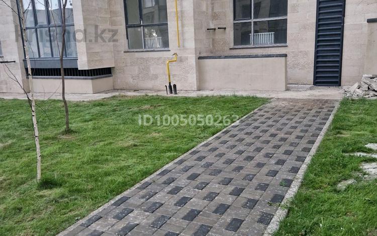 Свободное назначение, офисы, магазины и бутики, склады, салоны красоты, фитнес и спорт, образование, развлечения, кабинеты и рабочие места, студии · 205 м² за 450 000 〒 в Алматы, Наурызбайский р-н — фото 2