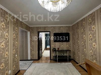 3-комнатная квартира · 68 м² · 4/5 этаж, мкр Аксай-2 — Толе би Момышулы за 380 000 〒 в Алматы, Ауэзовский р-н