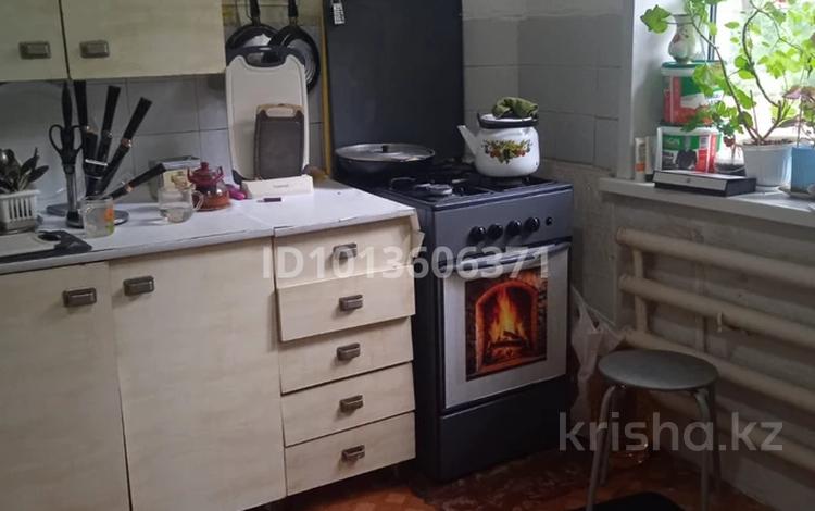 3-комнатная квартира · 57.7 м² · 2/5 этаж, мкр Мясокомбинат, Урдинская — Урдинская 1/5 за 16 млн ₸ в Уральске — фото 2