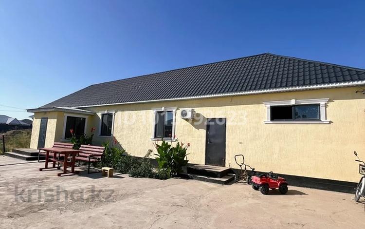 Жеке үй · 3 бөлме · 75 м² · 8 жүзд., мкр Аксай, 12 проезд 14, бағасы: 25.5 млн ₸ в Атырау — фото 2