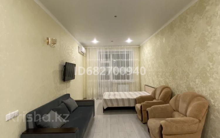 1-комнатная квартира, 52 м², 7/9 этаж, Камзина за 25 млн 〒 в Павлодаре — фото 2