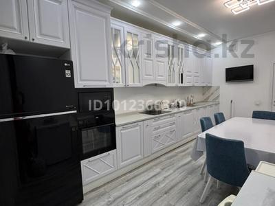 4-бөлмелі пәтер · 103 м² · 1/3 қабат, мкр Кунгей , Ондасынова 8, бағасы: 56 млн ₸ в Караганде, Казыбек би р-н