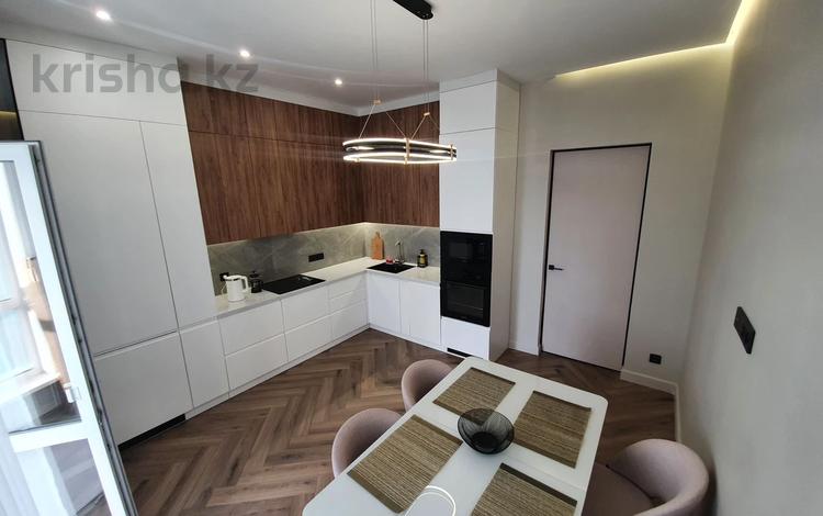 2-бөлмелі пәтер · 70 м² · 9/15 қабат, Керей и Жанибек хандар 14/2, бағасы: 350 000 ₸ в Астане, Есильский р-н — фото 2