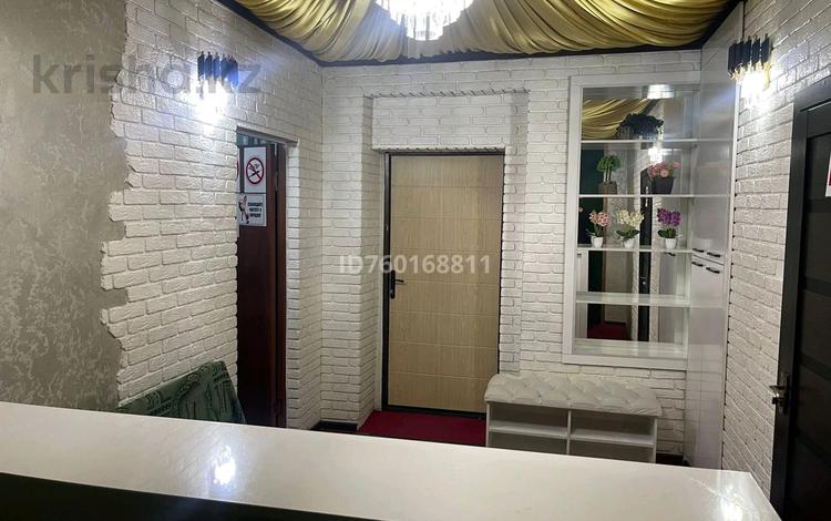 1-бөлмелі пәтер · 30 м² · 1 қабат, 11-шағынаудан 199 — Алимбетова 199а возле тренажерного зала ФОРМУЛА, бағасы: 7 000 ₸ в Шымкенте, Енбекшинский р-н — фото 2
