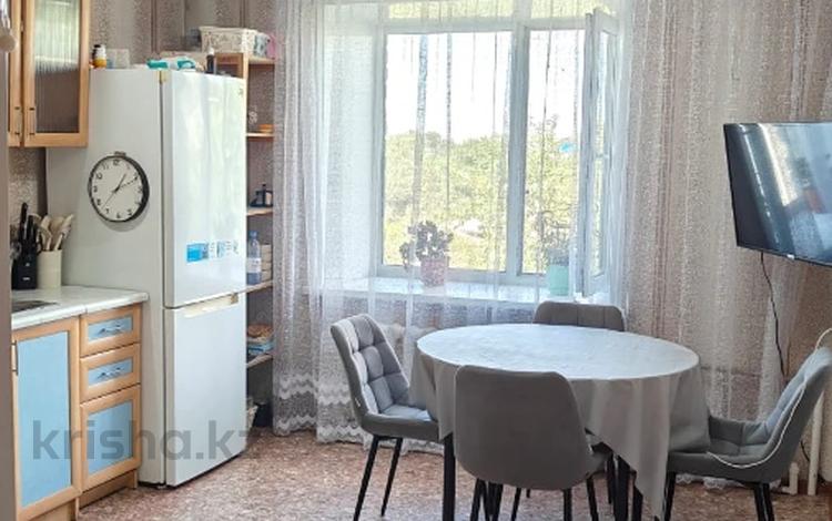 2-бөлмелі пәтер · 60.9 м² · 5/5 қабат, Набережная, бағасы: 19 млн ₸ в Семее — фото 3