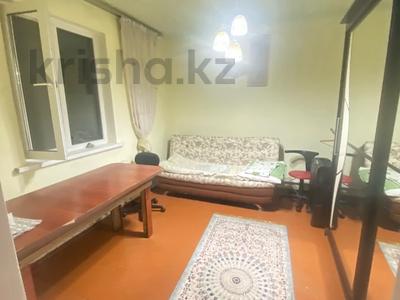 1 бөлме · 15 м² · 1 қабат, 8 мкр 15 — Рядом маг.Аружан, бағасы: 50 000 ₸ в Конаеве