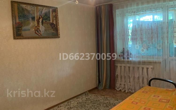 1-комнатная квартира · 33 м² · 1/5 этаж, мкр 4, Мкр. 4 — Абулхаирхана за 8 000 ₸ в Уральске — фото 2