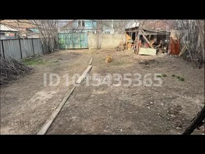 Отдельный дом · 3 комнаты · 60 м² · 5 сот., мкр Алгабас 102 — Естемесова 102а за 200 000 ₸ в Алматы, Алатауский р-н