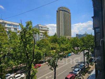 3-бөлмелі пәтер · 90 м² · 4/6 қабат, Курмангазы — Достык, бағасы: ~ 100 млн ₸ в Алматы, Медеуский р-н