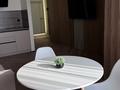 2-комнатная квартира · 49 м² · 2/6 этаж, ШАЖИМБАЕВА 101 — АРЕНДА 2к квартиры с ДИЗАЙНЕРСКИМ ремонтом и мебелью за 380 000 ₸ в Петропавловске — фото 3