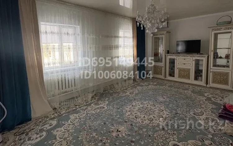 Үйдің бір бөлігі · 3 бөлме · 86 м² · 555 сот., Түймеш Сәбетова 189, бағасы: 20 млн 〒 в Кульсары — фото 2