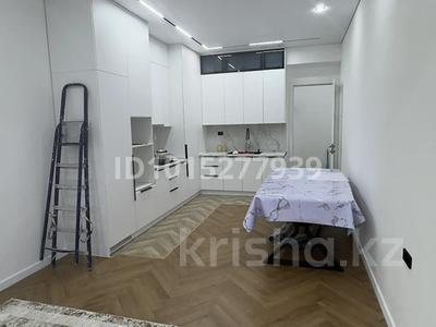 3-бөлмелі пәтер · 84 м² · 4/5 қабат, Нурсая-3 ш/а., Абулхайр-хана 56/6 — Абай орталыгы касы, бағасы: 400 000 ₸ в Атырау, мкр Нурсая-3