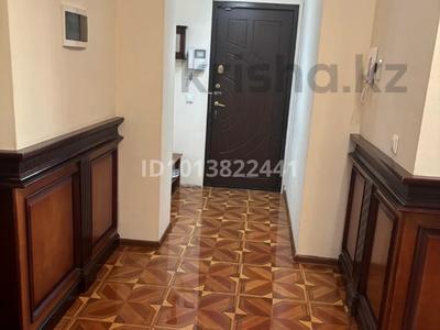 3-комнатная квартира · 130 м² · 9/14 этаж, Д. Кунаева 35 за 500 000 ₸ в Астане, Есильский р-н