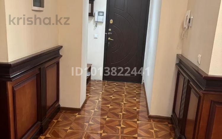 3-комнатная квартира · 130 м² · 9/14 этаж, Д. Кунаева 35 за 500 000 ₸ в Астане, Есильский р-н — фото 2