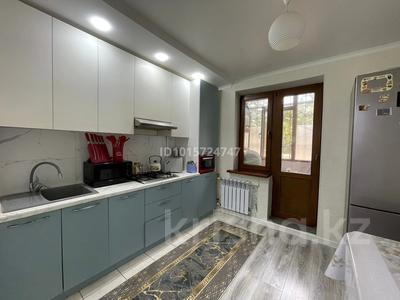 2-бөлмелі пәтер · 56 м² · 1/5 қабат, 2 ш/а., Санкибай батыр 169, бағасы: 180 000 ₸ в Актобе, мкр 8