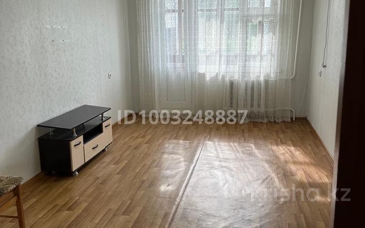 2-комнатная квартира · 44.4 м² · 2/5 этаж, Айтиева 74 — Находится район Универмаг за 15 млн 〒 в Уральске, мкр Школьник — фото 2