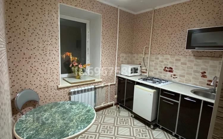 1-бөлмелі пәтер · 36 м² · 4/5 қабат, Старый город — Ломоносова и кереева, бағасы: 10 000 ₸ в Актобе — фото 2