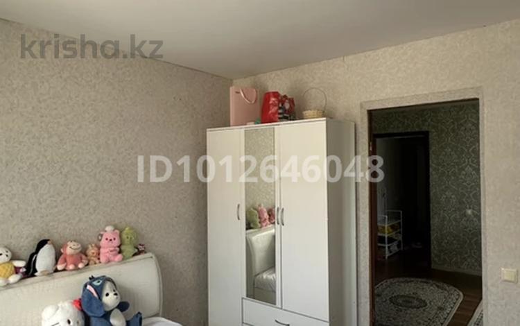 3-комнатная квартира · 46.8 м² · 5/5 этаж, Майкудук, 13й микрорайон 9 за 12 млн ₸ в Караганде, Алихана Бокейханова р-н — фото 2