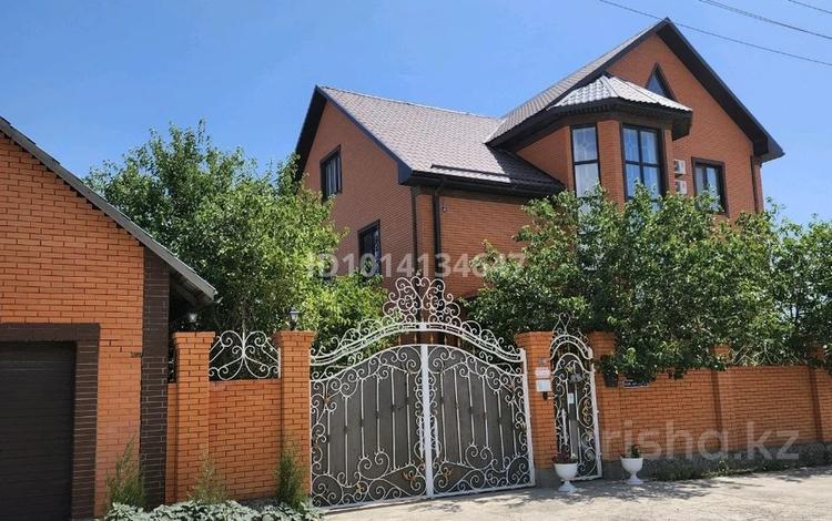 Отдельный дом · 10 комнат · 400 м² · 14 сот., мкр Кокарна, 17 — Вдоль центральной дороги за 170 млн ₸ в Атырау — фото 2