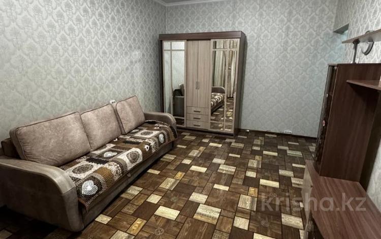 1-комнатная квартира · 37 м² · 9/9 этаж, мкр Аксай-2 68 за 25 млн ₸ в Алматы, Ауэзовский р-н — фото 11