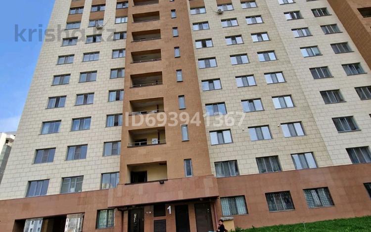 4-комнатная квартира, 109 м², 11/18 этаж помесячно, мкр Комсомольский, Кайыма Мухамедханова