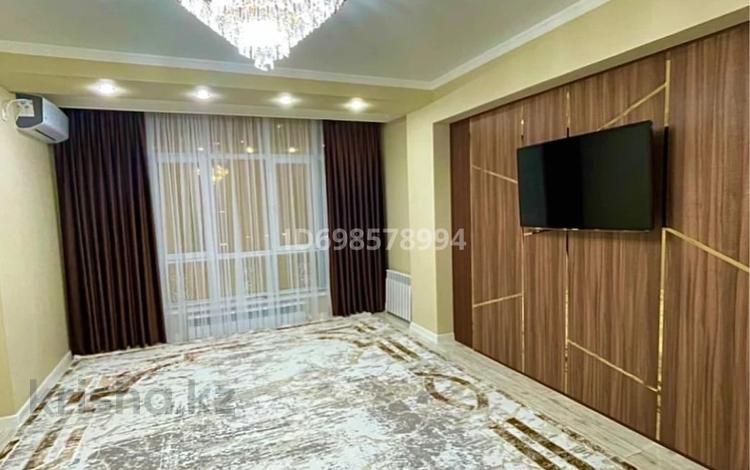 2-комнатная квартира · 70 м² · 5/9 этаж, мкр Атырау, Абулхайыр хана 51а за 300 000 ₸ — фото 2
