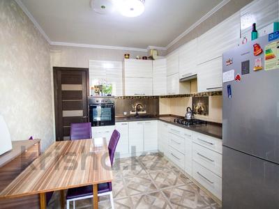 1-комнатная квартира, 43 м², 1/9 этаж, мкр Мамыр-7 за 29 млн 〒 в Алматы, Ауэзовский р-н