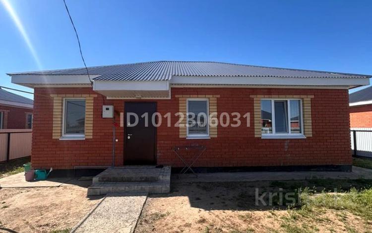 3-бөлмелі пәтер · 120 м² · 1 қабат, мкр Жулдыз, Жұлдыз ш/а 34 — Серкебаева 34, бағасы: 28 млн ₸ в Уральске — фото 2