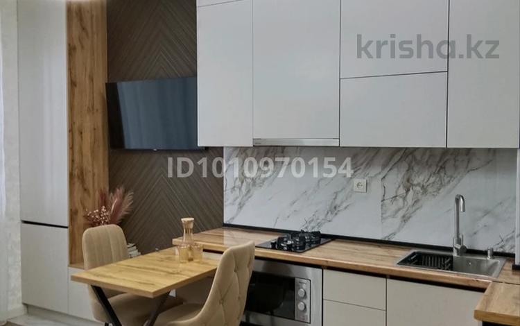 1-бөлмелі пәтер · 40 м² · 8/9 қабат, улица Мустафы Шокая 2Е — Daru Zharygy и Arasan De Lux, бағасы: 300 000 〒 в Актобе — фото 2