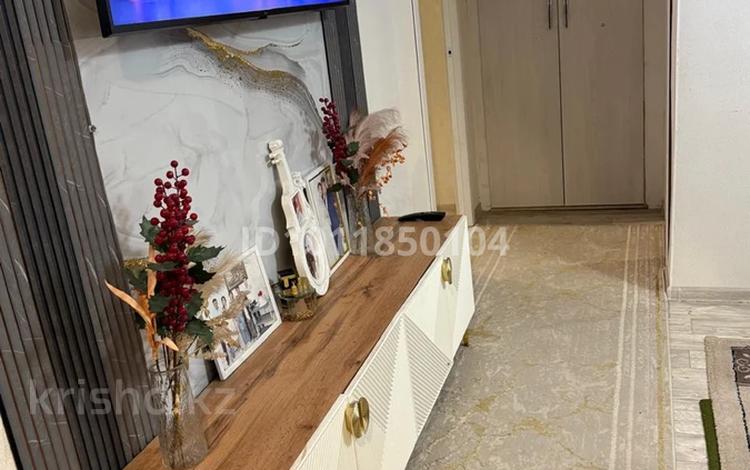 3-бөлмелі пәтер · 61 м² · 2/5 қабат, Ғарышкерлер 38, бағасы: 18 млн ₸ в Жезказгане — фото 2