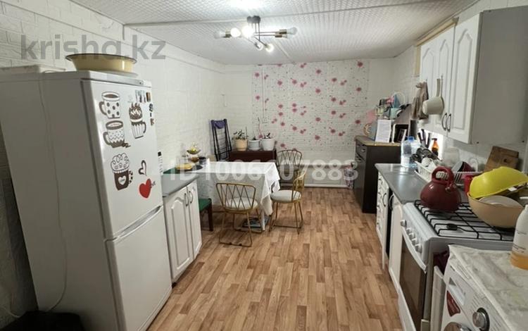 Отдельный дом · 2 комнаты · 60 м² · 5 сот., Второй рабочий 4 — Ашхабадская за 20 млн ₸ в Уральске — фото 2