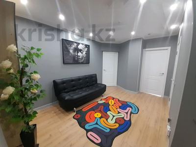 2-комнатная квартира · 90 м² · 18/25 этаж, мкр 11, 11-й микрорайон. Аквапарк. 112а — Актобе ажары 18эт. за 19 900 〒