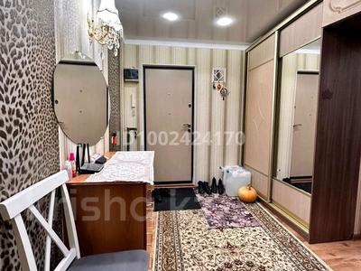 2-комнатная квартира · 56 м² · 5/5 этаж, мкр 8 — Братья Жубановых, 101 Стрельковых Бригады за 18 млн 〒 в Актобе