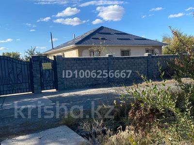 Отдельный дом · 7 комнат · 200 м² · 17 сот., Дулепова 5 за 35 млн ₸ в Ушарале