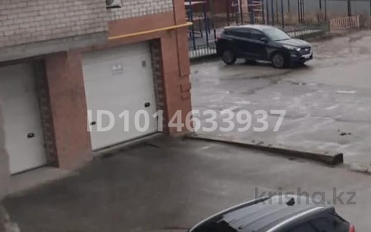 Гараж · 21 м² · 12 ш/а., Бокенбай батыра 32 32 — Жк Кен дала, бағасы: 350 000 ₸ в Актобе, мкр 12 — фото 2
