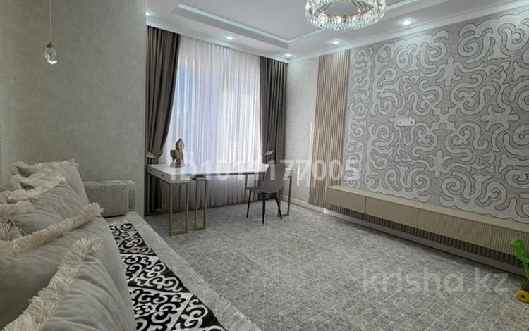 3-комнатная квартира · 86 м² · 1/3 этаж, мкр Городской Аэропорт 13 — Кулкыбаева за 52 млн ₸ в Караганде, Казыбек би р-н — фото 2