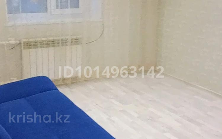 2-комнатная квартира · 46 м² · 5/5 этаж, мкр 11 76 — Мега остановка 9 школа за 120 000 ₸ в Актобе — фото 2