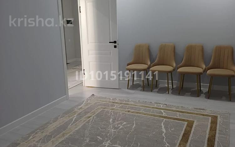 2-комнатная квартира · 70 м² · 5/5 этаж, Тәуелсіздік 3 1 за 250 000 ₸ в  — фото 2
