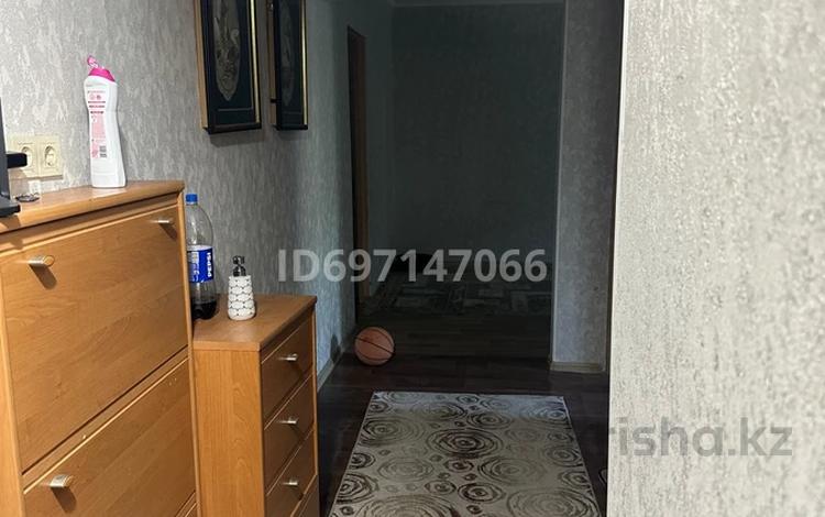 3-комнатная квартира, 67 м², 3/5 этаж помесячно, мкр Тастак-2 111 за 310 000 〒 в Алматы, Алмалинский р-н — фото 2