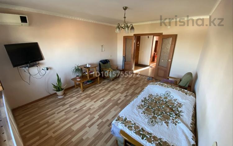 4-бөлмелі пәтер · 76.9 м² · 6/6 қабат, Жилгородок ш/а., Алтынемел 8, бағасы: 20 млн ₸ в Актобе, мкр Жилгородок — фото 2