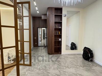 4-бөлмелі пәтер · 150 м² · 13/13 қабат, 16-й мкр 85, бағасы: 63 млн ₸ в Актау