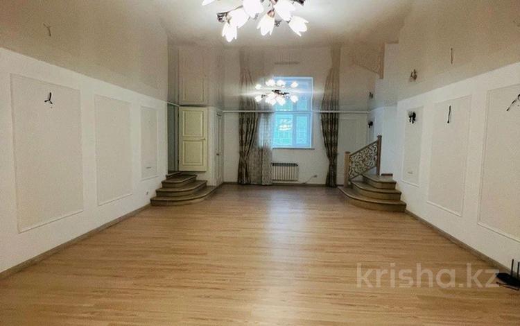 Отдельный дом · 7 комнат · 300 м² · 10 сот., Арай за 1.2 млн 〒 в Астане, Есильский р-н — фото 2