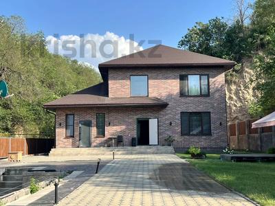 Отдельный дом · 4 комнаты · 200 м², Орманова 105 за 1.4 млн 〒 в Алматы, Медеуский р-н