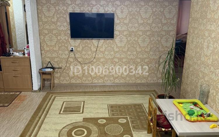 3-бөлмелі пәтер · 56 м² · 4/5 қабат, Фрунзе 3 — Магазин Вернисаж, бағасы: 15 млн ₸ в Рудном — фото 2