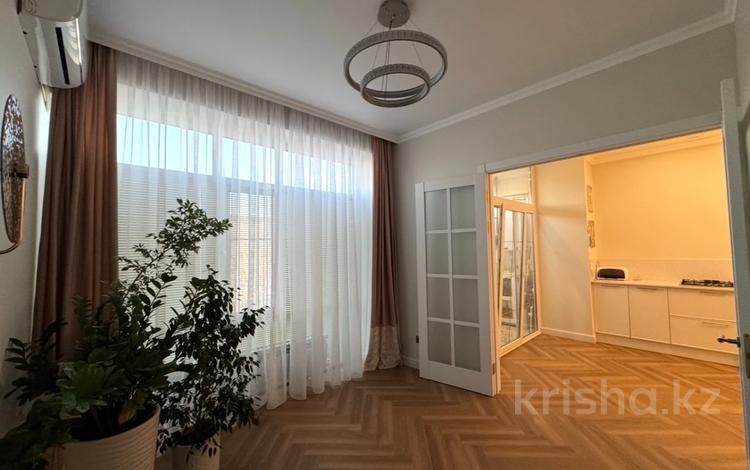 3-бөлмелі пәтер · 85 м² · 2/3 қабат, Есенберлина 1, бағасы: 36.5 млн ₸ в Уральске — фото 2