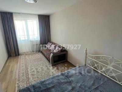 Аренда квартир посуточно в Астане: 1-комнатная квартира · 36 м² · 10/16 этаж, Аль-Фараби проспект 40/2 — Улы дала за 9 000 〒 1-комнатная квартира · 36 м² · 10/16 этаж, Аль-Фараби проспект 40/2 — Улы дала за 9 000 〒 в Астане, Есильский р-н