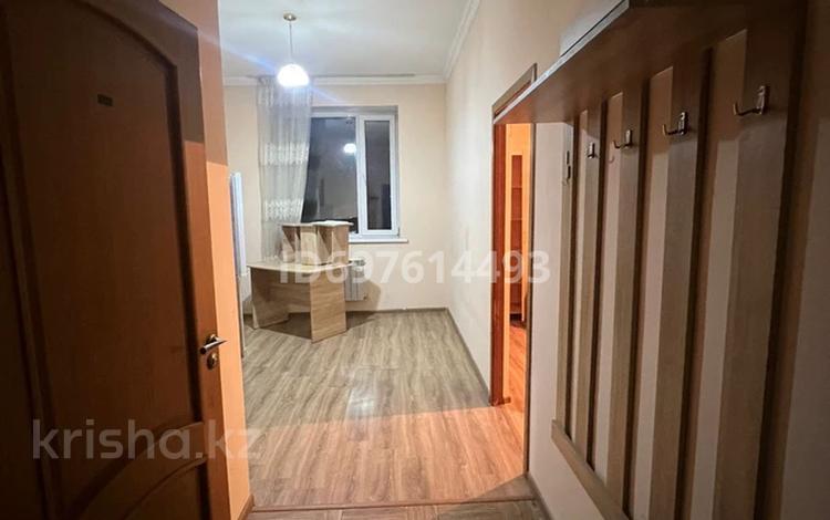 1-бөлмелі пәтер · 30 м² · 2/3 қабат, Переулок 12-97 1, бағасы: 110 000 ₸ в Астане, Сарыарка р-н — фото 2