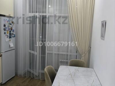 1-бөлмелі пәтер · 43 м² · 4/5 қабат, Кенжина 1/1 блок А, Б — Шашлык Хаус, бағасы: 23.5 млн ₸ в Караганде, Казыбек би р-н